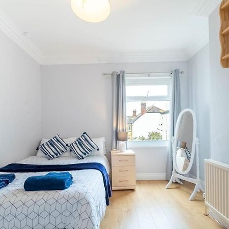 2 Bedroom Apartment サウスエンド・オン・シー エクステリア 写真