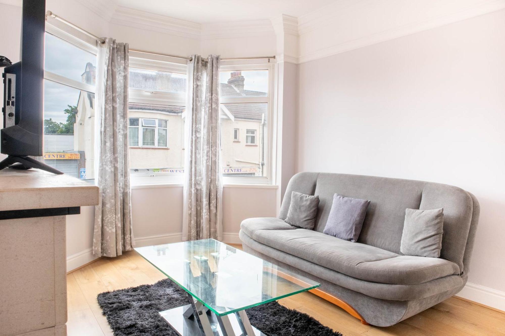 2 Bedroom Apartment サウスエンド・オン・シー エクステリア 写真