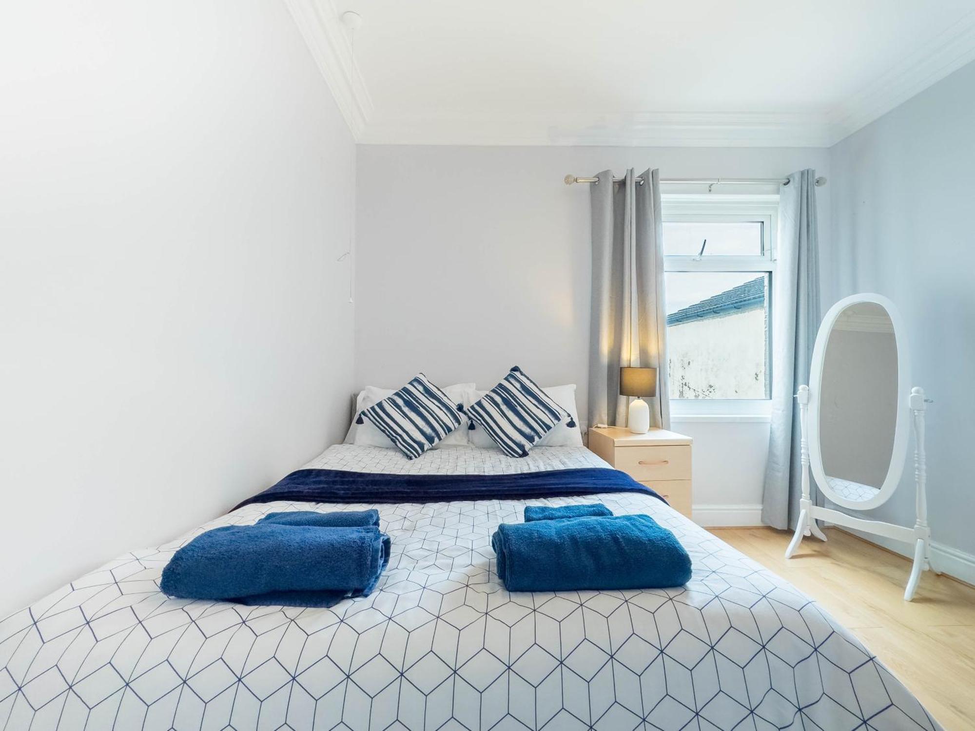 2 Bedroom Apartment サウスエンド・オン・シー エクステリア 写真